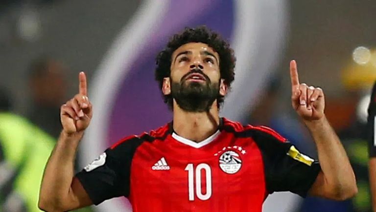 محمد صلاح حسين أشيو النجم الأسبق لمنتخب الجزائر