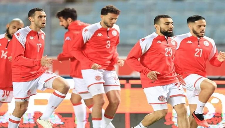 منتخب تونس حسين أشيو النجم الأسبق لمنتخب الجزائر