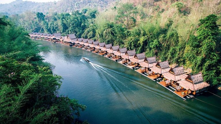 منتجع "Float House River Kwai" أحد أفضل الفنادق العائمة في العالم