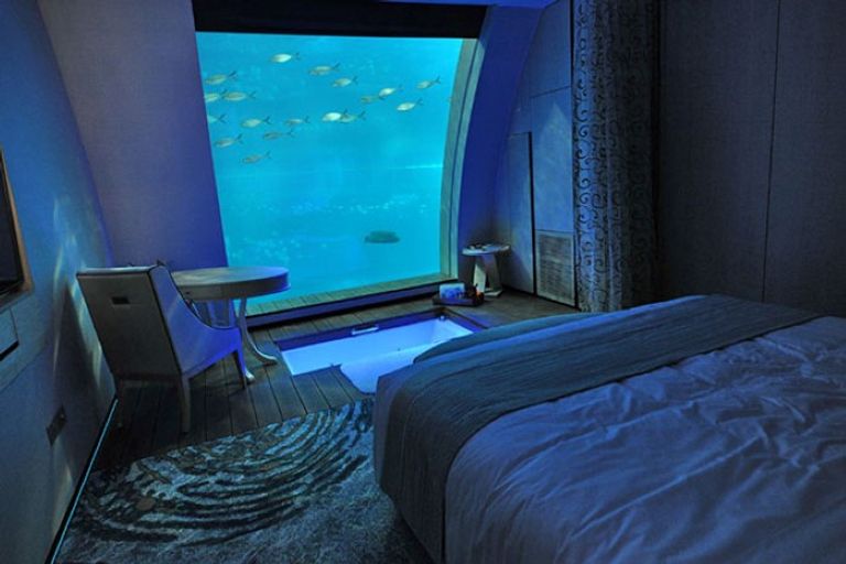 منتجع مانتا في تنزانيا أحد أفضل الفنادق العائمة في العالم