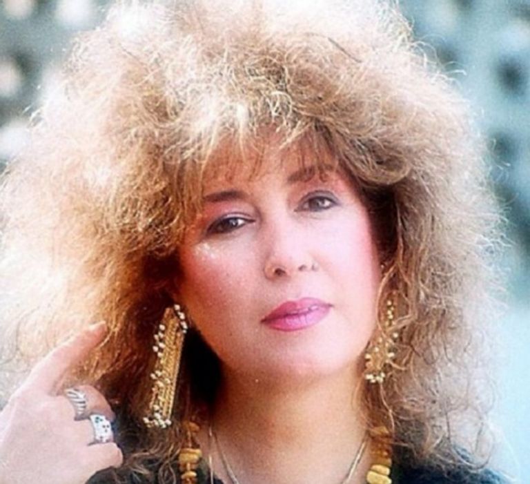 الفنانة الكبيرة منى واصف
