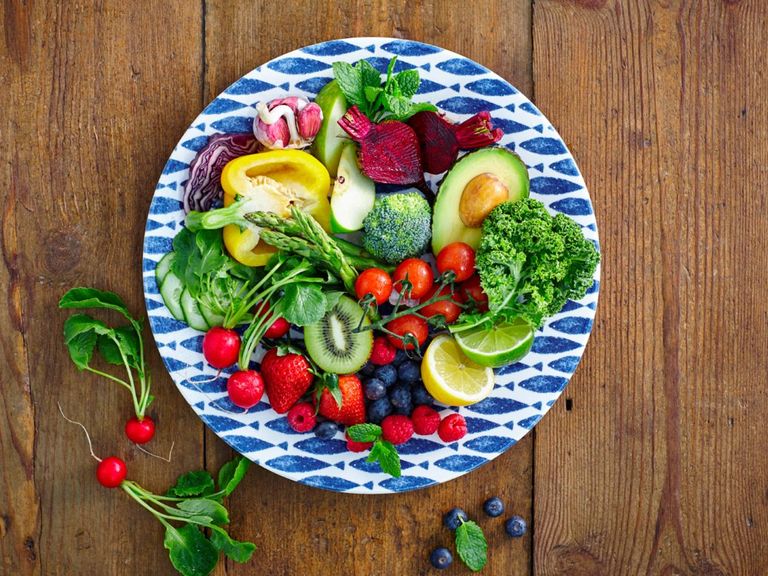 الخضار والفاكهة من الأطعمة الغنية بالألياف الأطعمة الغنية بالألياف