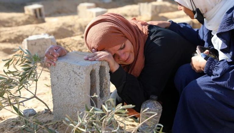 الألم يعتصر قلوب الأمهات في غزة على فقدان فلذات أكبادهن إثر الحرب