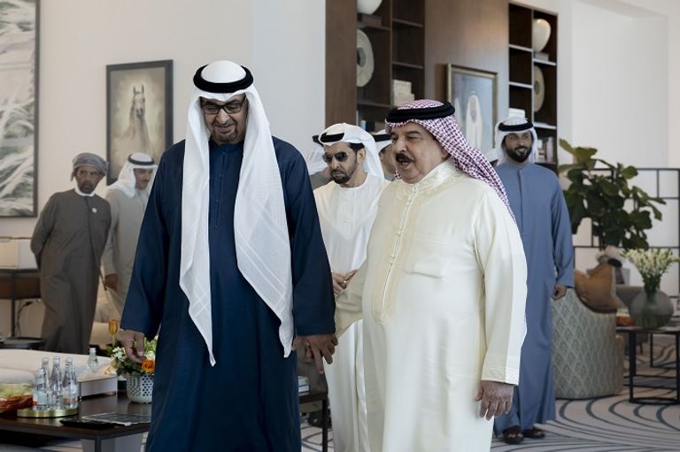 الشيخ محمد بن زايد آل نهيان مع عاهل البحرين