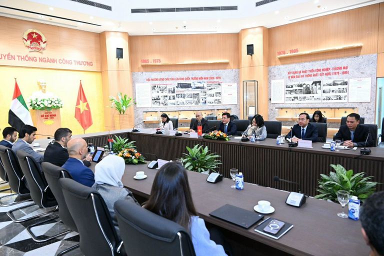 العلاقات الإماراتية الفيتنامية