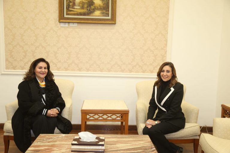 نيفين الكيلاني والشيخة أفراح محمد الصباح