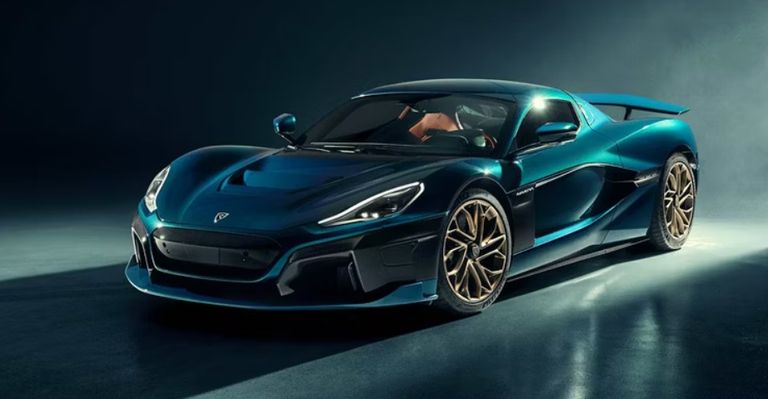 طراز 2023 Rimac Nevera طراز 2023 McMurtry Spéirling