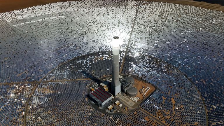 الإمارات تحتفي بـ "يوم الطاقة النظيفة" وسط إنجازات تجسد ريادتها العالمية الإمارات تحتفي باليوم العالمي للطاقة النظيفة وسط إنجازات تجسد ريادتها