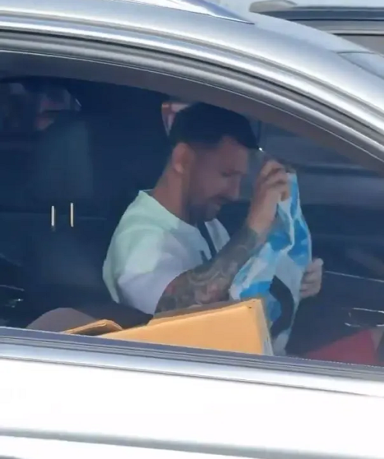 فوضى سيارة ميسي