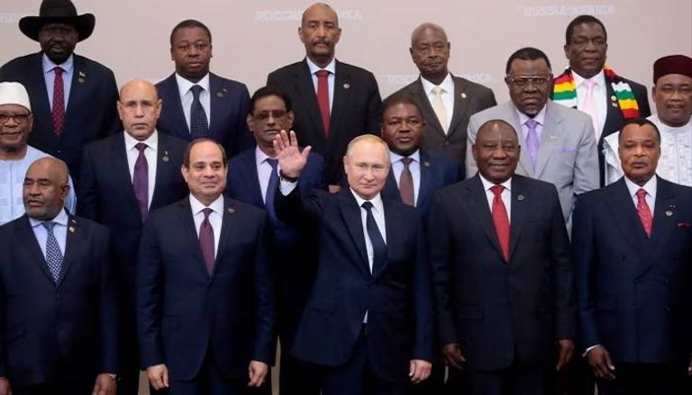 بوتين يتوسط زعماء الدول الأفريقية في منتجع سوتشي 