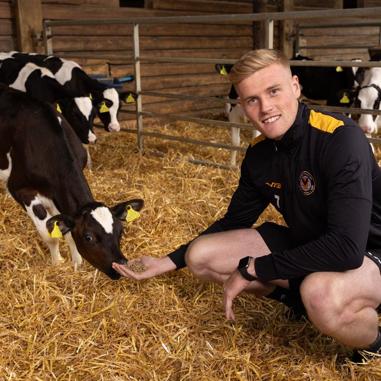 ويل إيفانز ويل إيفانز لاعب نيوبورت كونتي