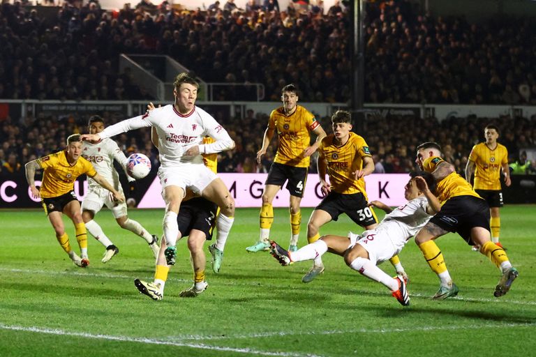 نيوبورت كونتي ضد مان يونايتد