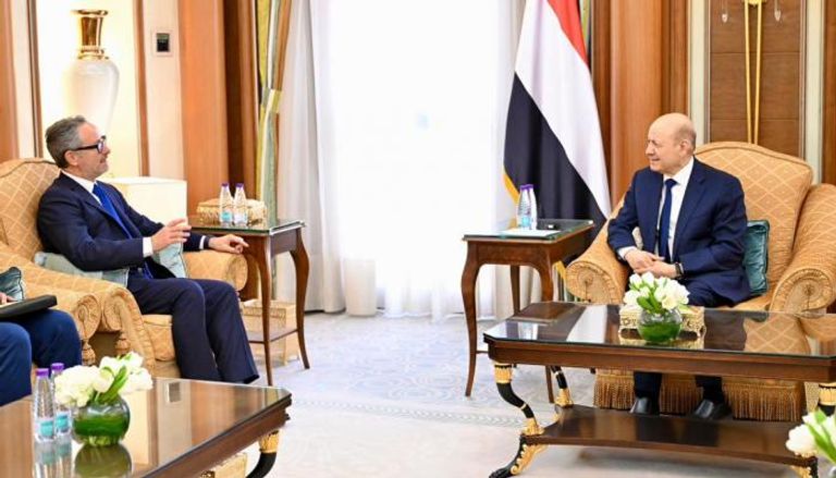 العليمي مع رئيس بعثة الاتحاد الأوروبي لدى اليمن