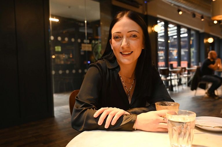 سارة أدير ماركوس راشفورد وتين هاغ في مانشستر يونايتد