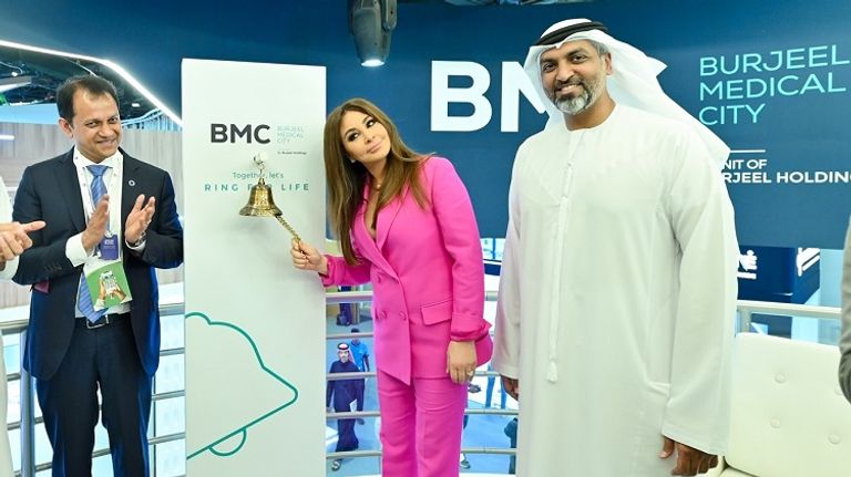 الفنانة اللبنانية إليسا