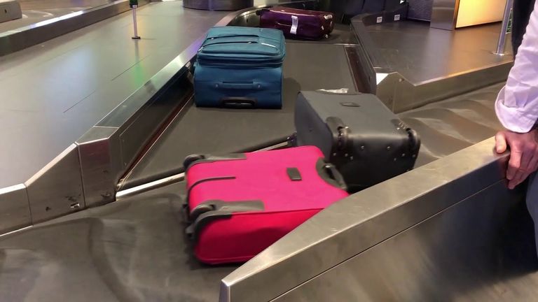 هل يتم استلام الحقائب في حالة وجود ترانزيت؟ رحلات الترانزيت