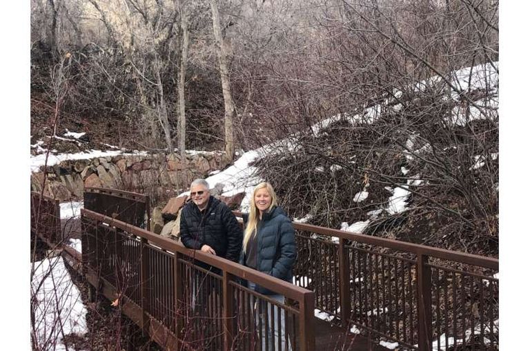 العالمان إيمي ماكدونيل وديفيد ستراير أحد المتطوعين المشاركين في الدراسة