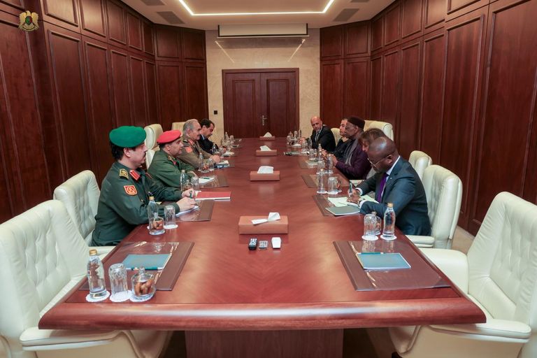 المشير حفتر والمبعوث الأممي 