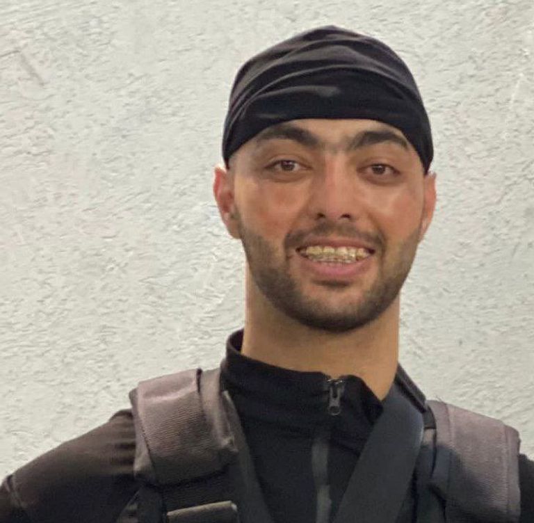 محمد وليد جلامنة آثار دماء أحد القتلى في مستشفى