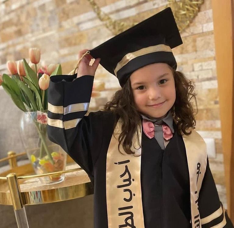 الطفلة هند حمادة الطفلة هند حمادة