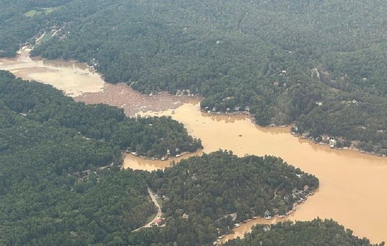 أثار الإعصار هيلين