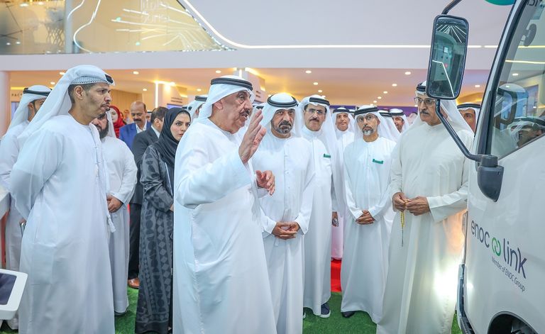 إينوك تقدم شاحنة لتزويد الوقود تعمل بالطاقة الشمسية