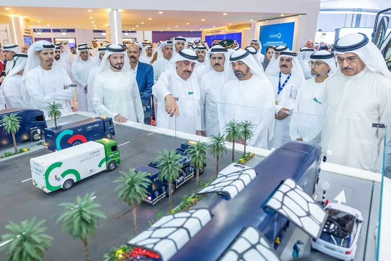 إينوك تقدم شاحنة لتزويد الوقود تعمل بالطاقة الشمسية
