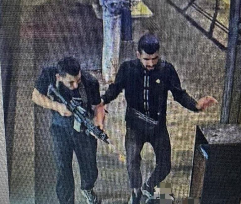 سيارات الإسعاف في مكان الحادثة