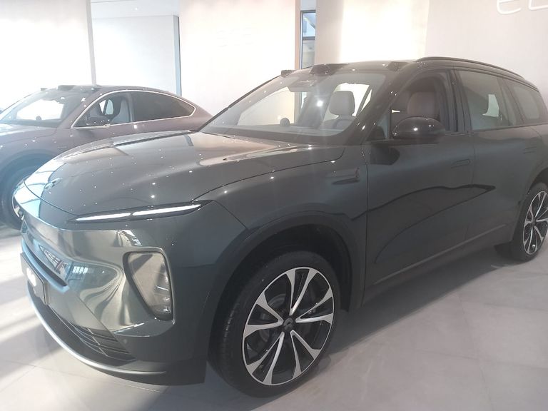 سيارة NIO EL8 الكهربائية