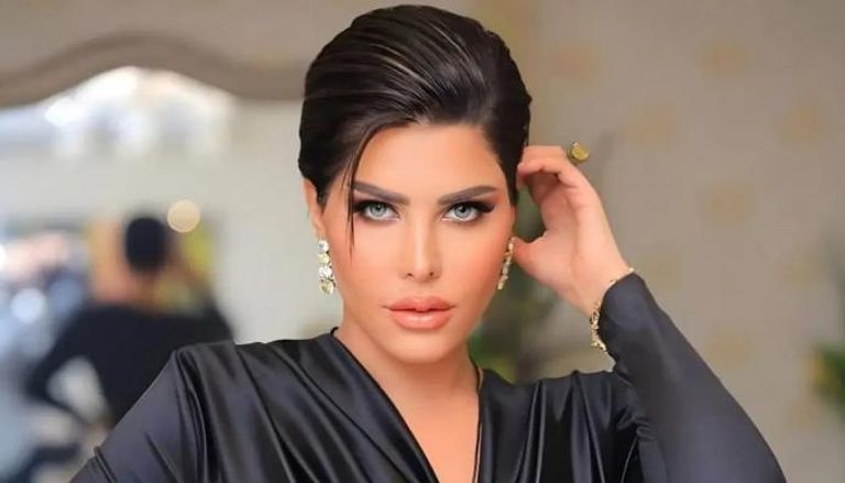 الفنانة شمس الكويتية