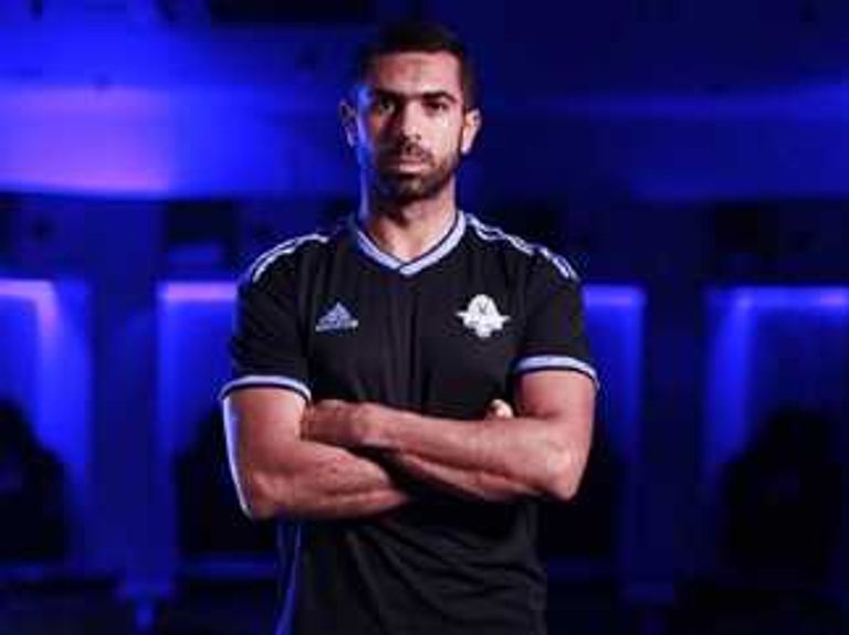 إمام عاشور وزوجته - أرشيفية