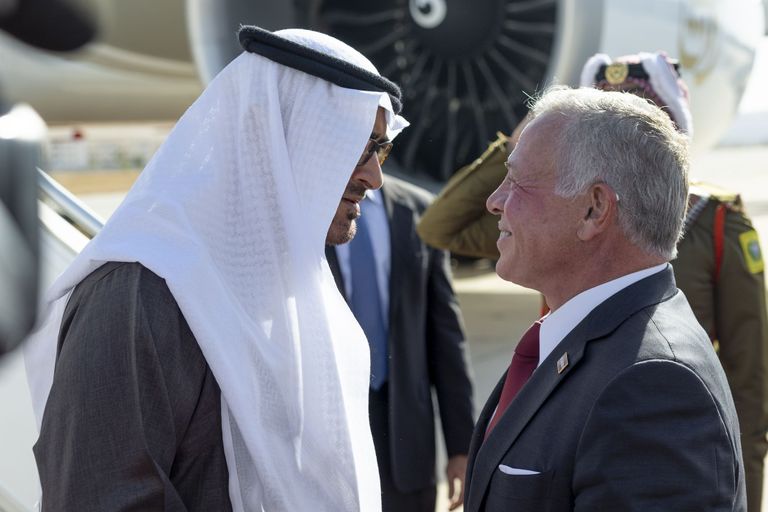 لحظة وصول الشيخ محمد بن زايد آل نهيان رئيس دولة الإمارات إلى الأردن