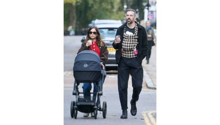 جينا كولمان مع زوجها ومولودها الأول جينا كولمان تستقبل مولودها الأول