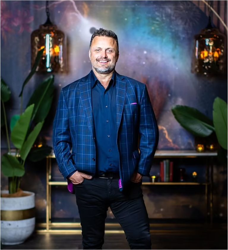 تيموثي سميث، نجم برنامج Married at First Sight مغني الهيب هوب شون ديدي