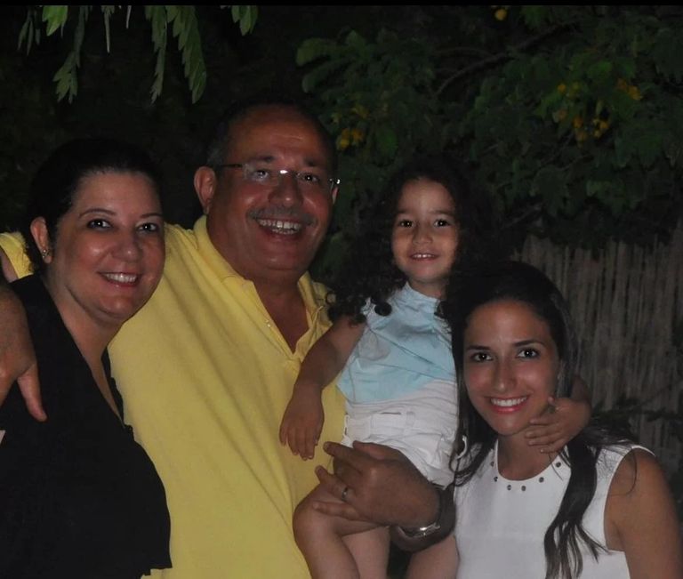 بسمة شيحة وابنتها