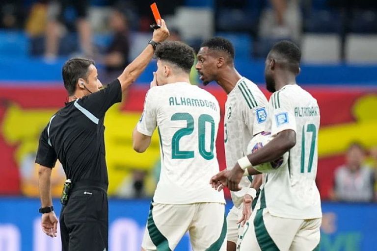 محمد كنو لاعب المنتخب السعودي محمد كنو لاعب المنتخب السعودي