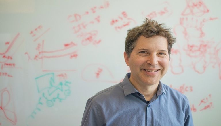 ديفيد بيكر الحاصل على جائزة نوبل في الكيمياء 2024 جائزة نوبل في الكيمياء لعام 2024