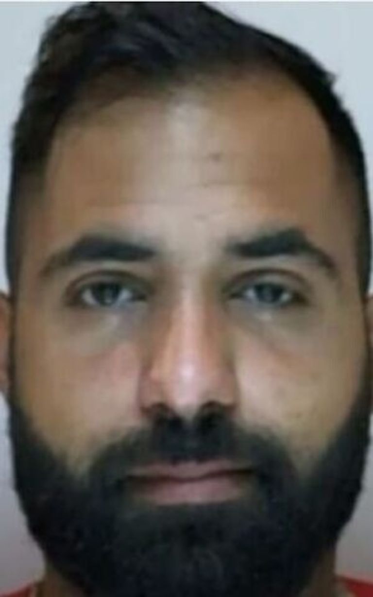 شرطة سويدية أمام مبنى سفارة إسرائيل في ستوكهولم