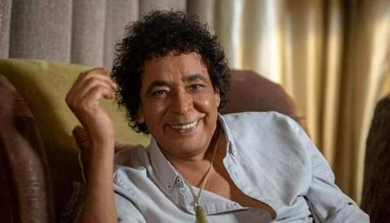 النجم المصري محمد منير