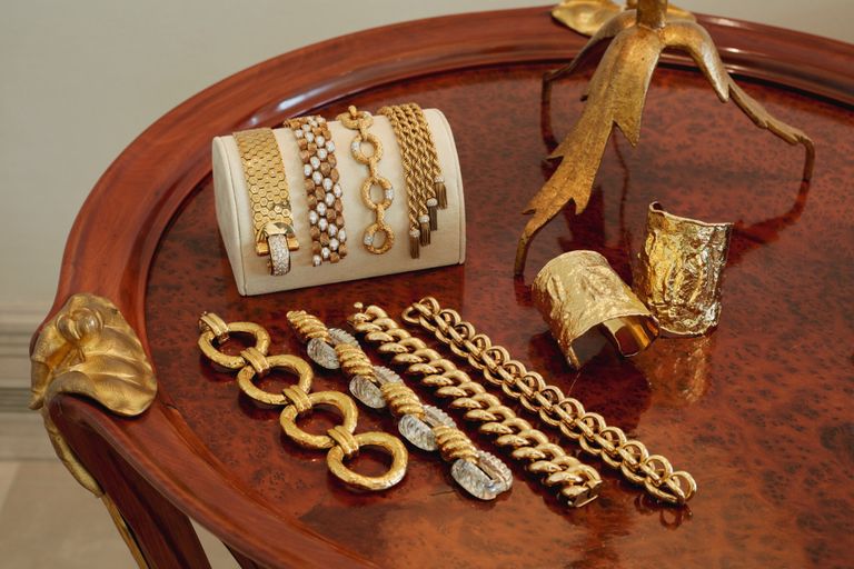 مشغولات ذهبية - أرشيفية