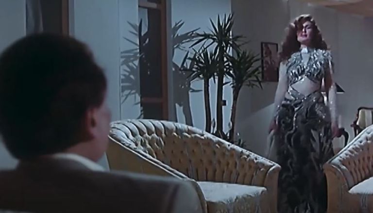 هاني البحيري يكشف سر فستان يسرا في فيلم طيور الظلام هاني البحيري يكشف سر فستان يسرا في فيلم طيور الظلام