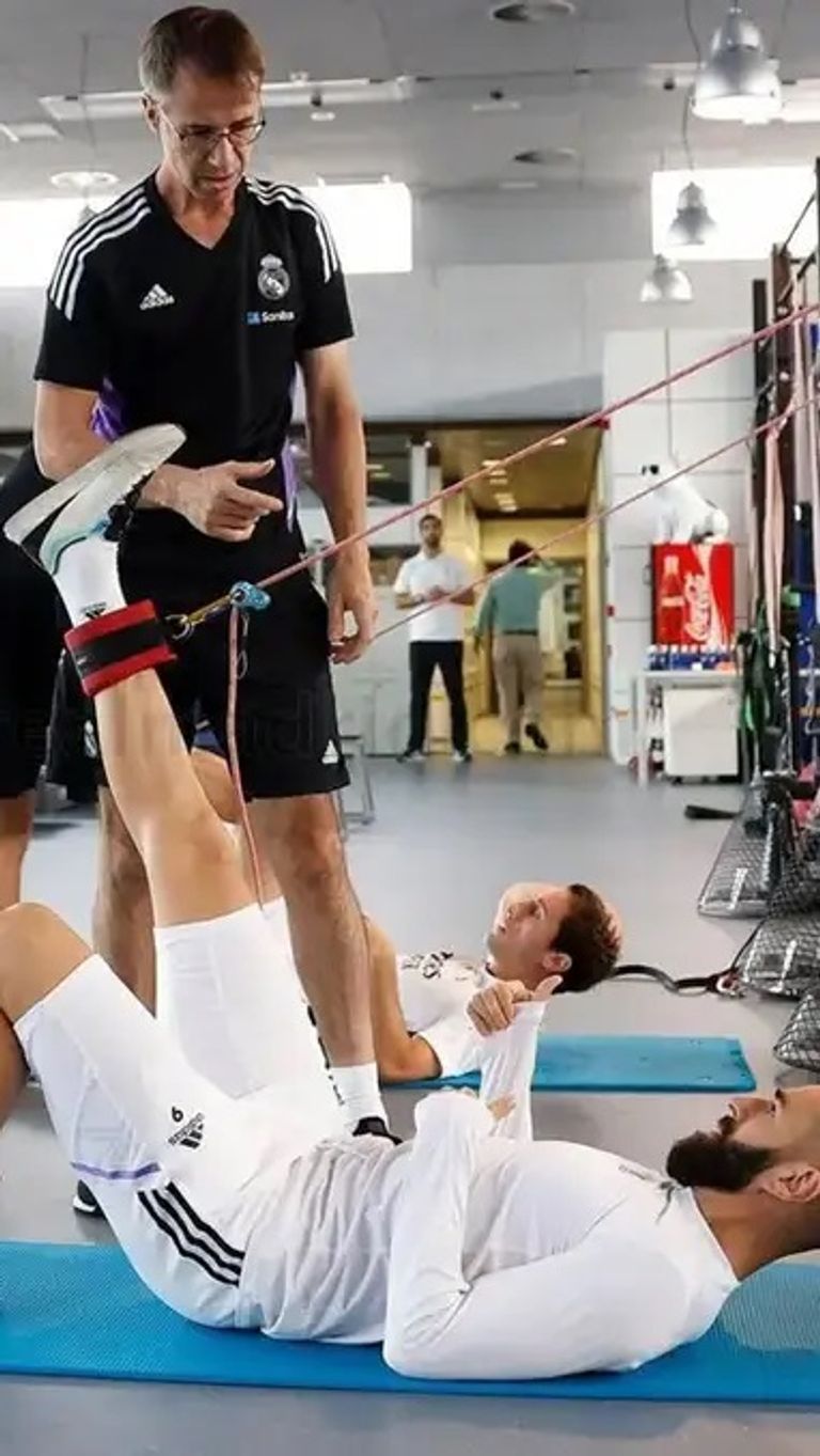 كريم بنزيما وخوان مورو