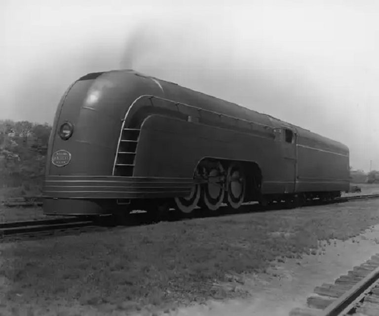 القطار المستوحى منه تصميم روبوفان القطار المستوحى منه تصميم روبوفان