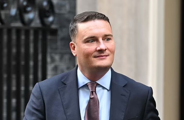 وزير الصحة البريطاني عقار إنقاص الوزن Mounjaro