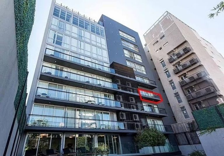  المغني الشهير ليام باين قبل الحادث