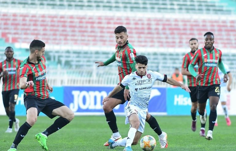 مباراة من الدوري الجزائري