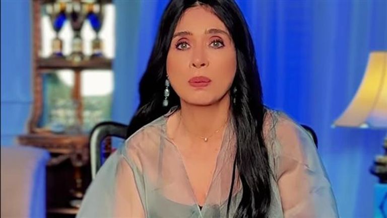 الراقصة دينا