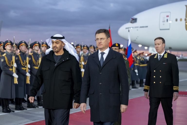 الشيخ محمد بن زايد آل نهيان رئيس دولة الإمارات لحظة وصوله روسيا