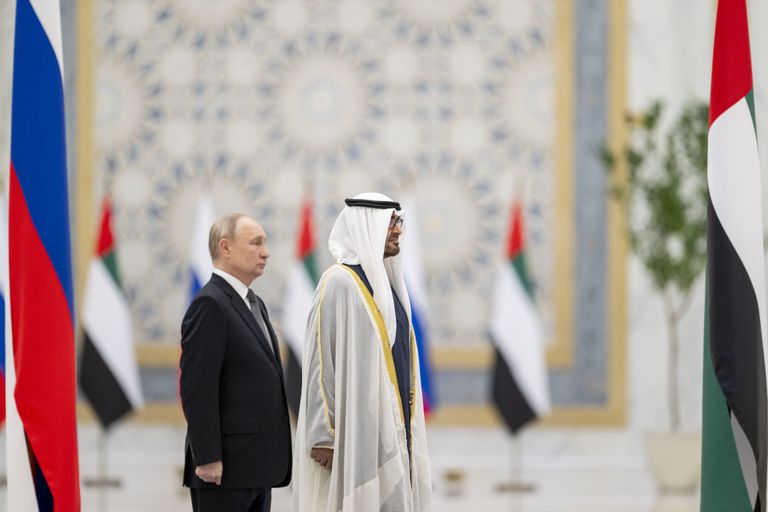 الشيخ محمد بن زايد آل نهيان وفلاديمير بوتين