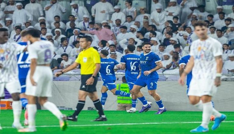 الهلال ضد العين 